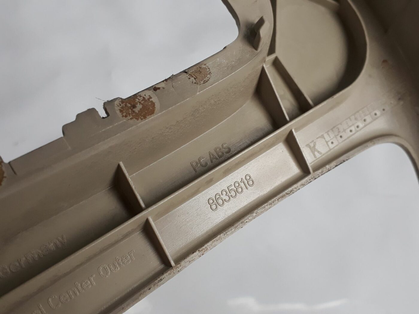 Centrālās konsoles dekoratīvais rāmis priekš VOLVO V70 2010