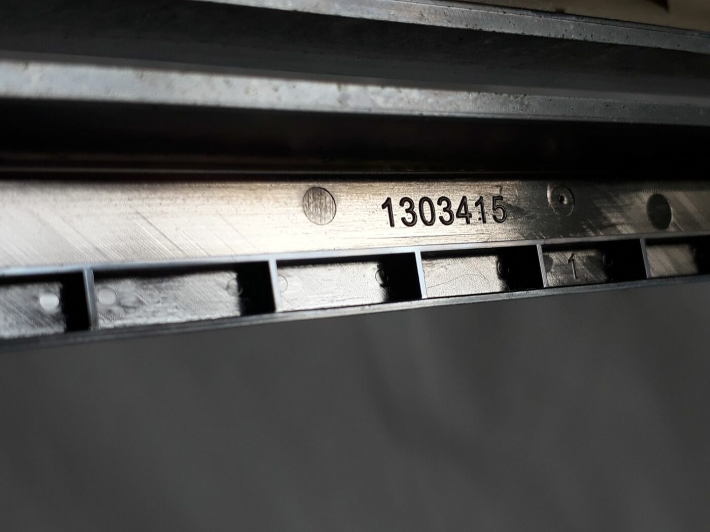 Centrālās konsoles dekoratīvais rāmis priekš VOLVO V70 2010