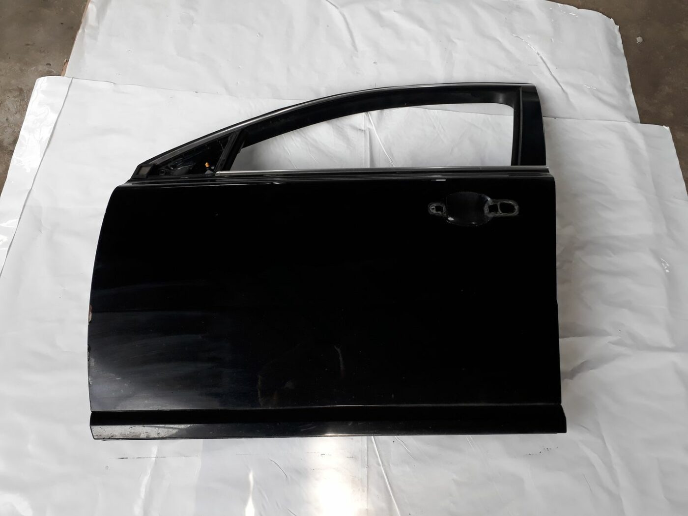 Priekšējās kreisās durvis priekš VOLVO V70 2010