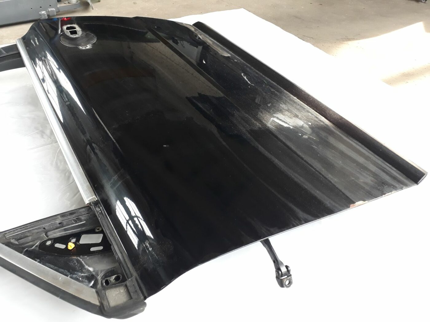 Priekšējās kreisās durvis priekš VOLVO V70 2010