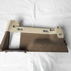 Bagāžnieka nodalījuma sānu apdare priekš VOLVO V70 2010