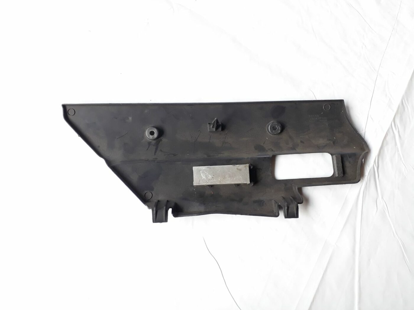 Mērinstrumentu paneļa apakšēja apdare priekš VOLVO V70 2010