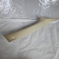 Priekšējas salona statnes apdare priekš VOLVO V70 2010