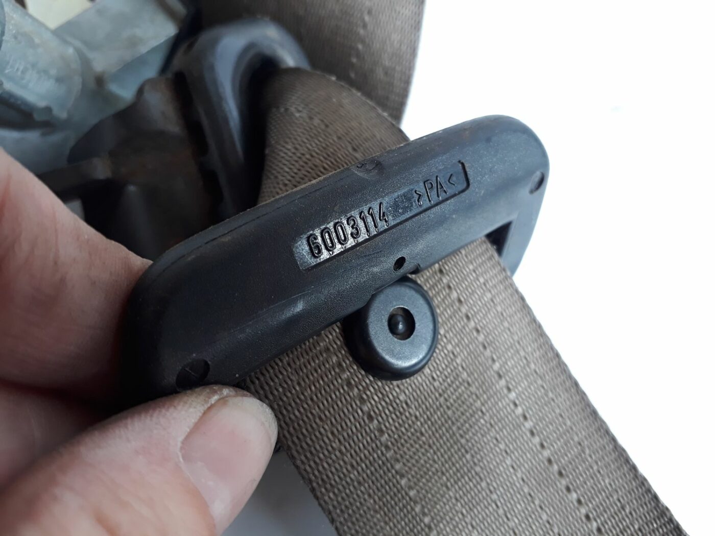 Aizmugurējā labā drošības josta priekš VOLVO V70 2010 6 Aizmugurējā labā drošības josta priekš VOLVO V70 2010