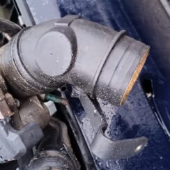 Droseļvārsta gaisa vads priekš AUDI A4 1999