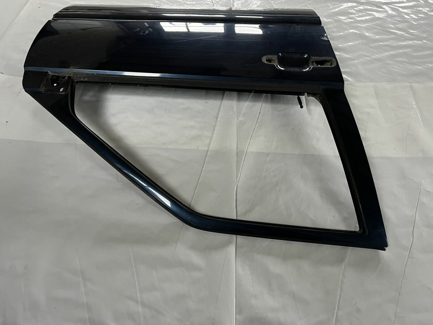 Priekšējās labās durvis priekš VOLVO V70 2000 8 Priekšējās labās durvis priekš VOLVO V70 2000