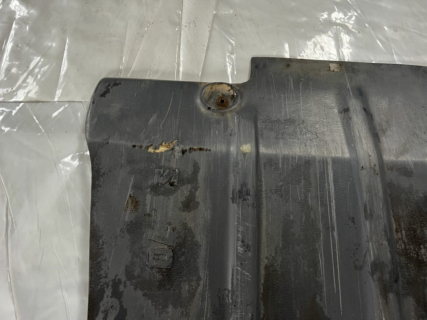 Dzinēja aizsargs priekš VOLVO V70 2000 4 Dzinēja aizsargs priekš VOLVO V70 2000