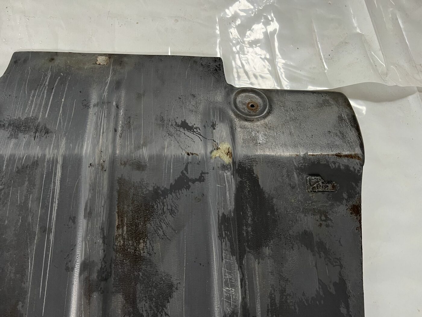 Dzinēja aizsargs priekš VOLVO V70 2000 3 Dzinēja aizsargs priekš VOLVO V70 2000