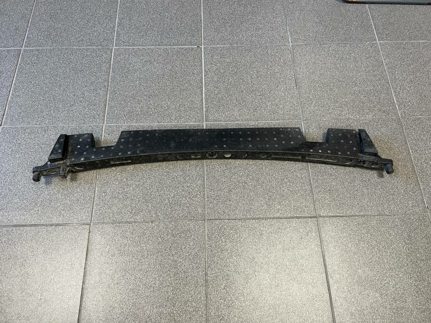 Bufera putuplasts priekš NISSAN QASHQAI 2016-2021