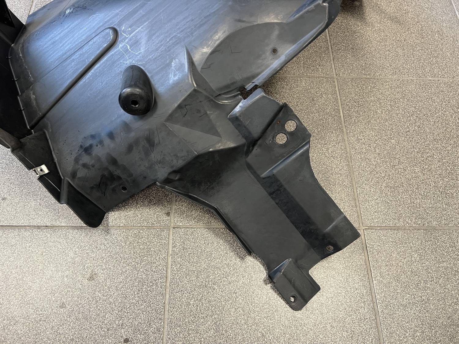 Priekšējais kreisais paspārns priekš BMW X5 E70 2006-2013