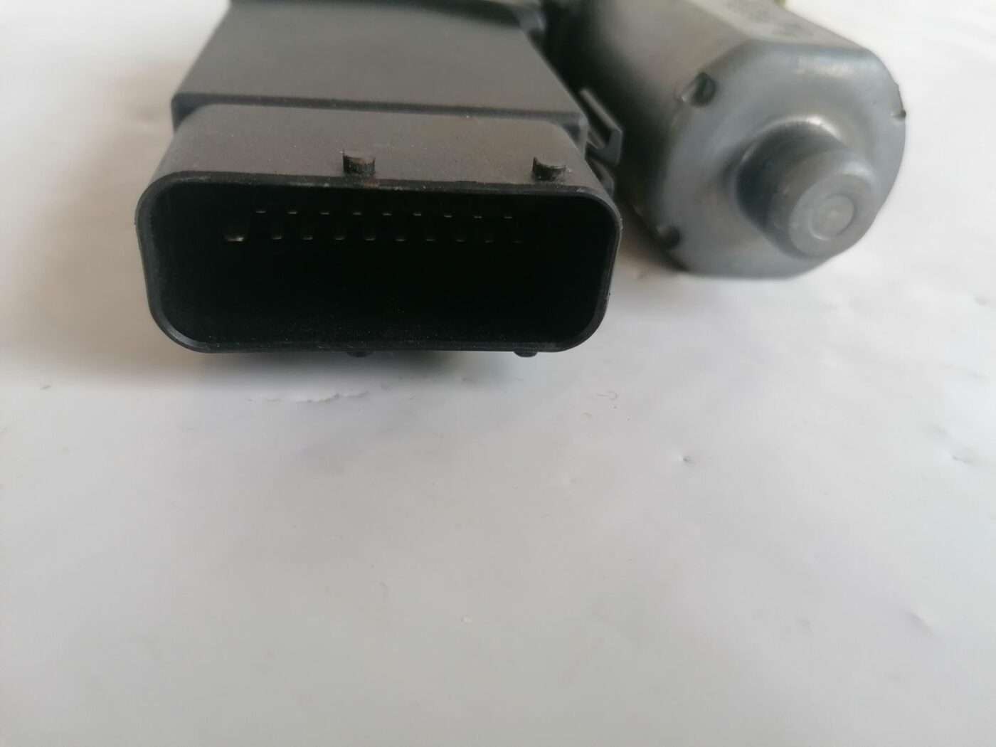 Elektrisko stiklu motors priekš VW NEW BEETLE 2001 3 Elektrisko stiklu motors priekš VW NEW BEETLE 2001