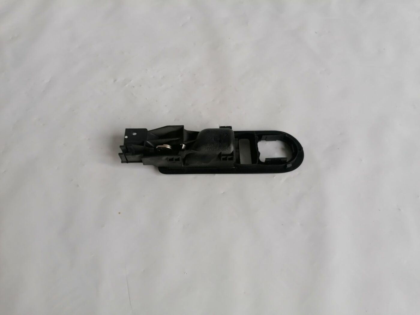 Salona durvju rokturis, priekšējais kreisais priekš VW NEW BEETLE 2001 4 Salona durvju rokturis, priekšējais kreisais priekš VW NEW BEETLE 2001