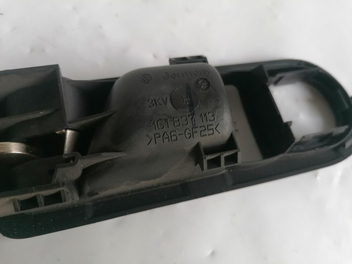 Salona durvju rokturis, priekšējais kreisais priekš VW NEW BEETLE 2001 3 Salona durvju rokturis, priekšējais kreisais priekš VW NEW BEETLE 2001