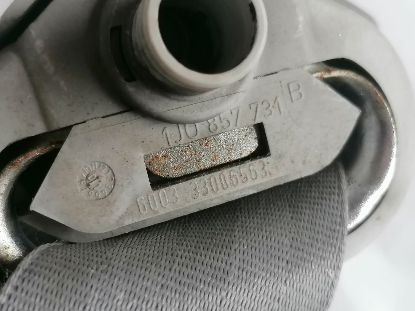 Priekšējā kreisā drošības josta priekš VW NEW BEETLE 2001