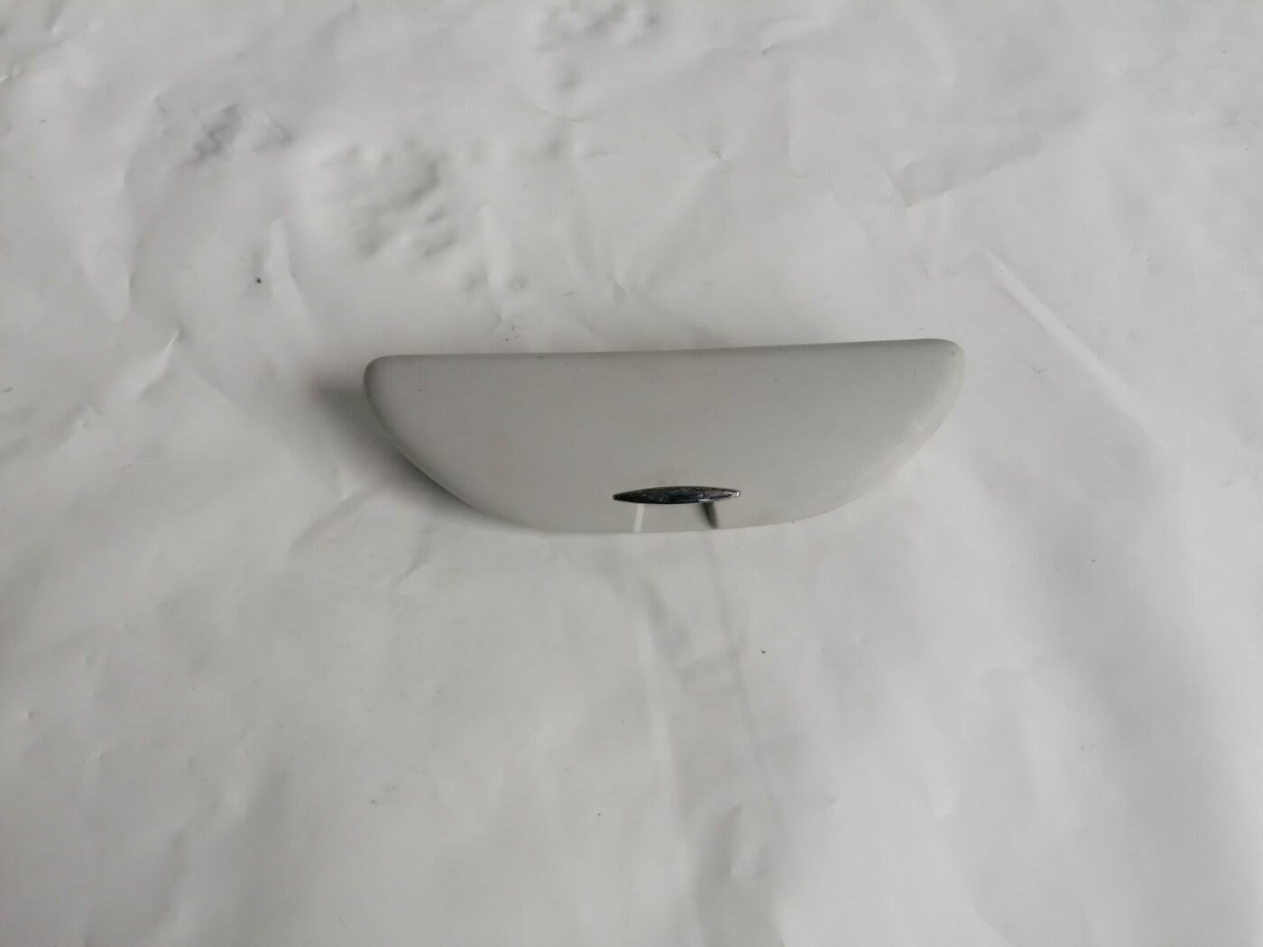 Briļļu uzglabāšanas nodalījums priekš VW NEW BEETLE 2001