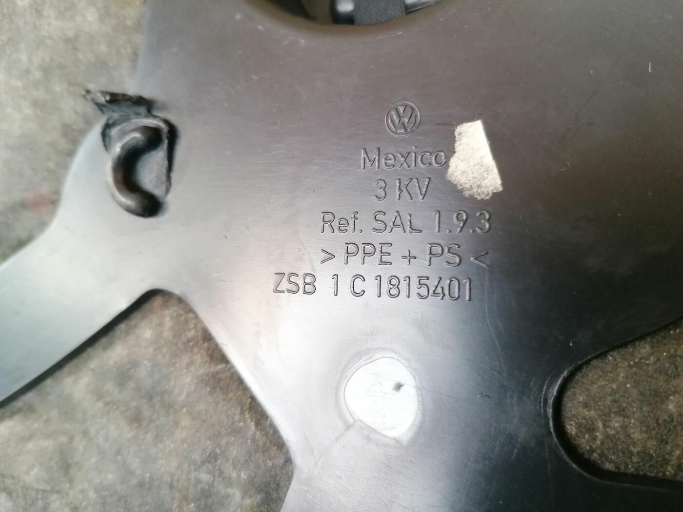 Salona plastmasa priekš VW NEW BEETLE 2001 3 Salona plastmasa priekš VW NEW BEETLE 2001