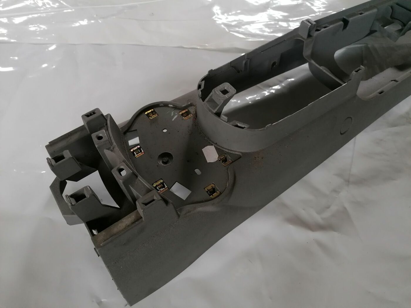 Centrālās konsoles apdares lielākā daļa priekš VW NEW BEETLE 2001 9 Centrālās konsoles apdares lielākā daļa priekš VW NEW BEETLE 2001