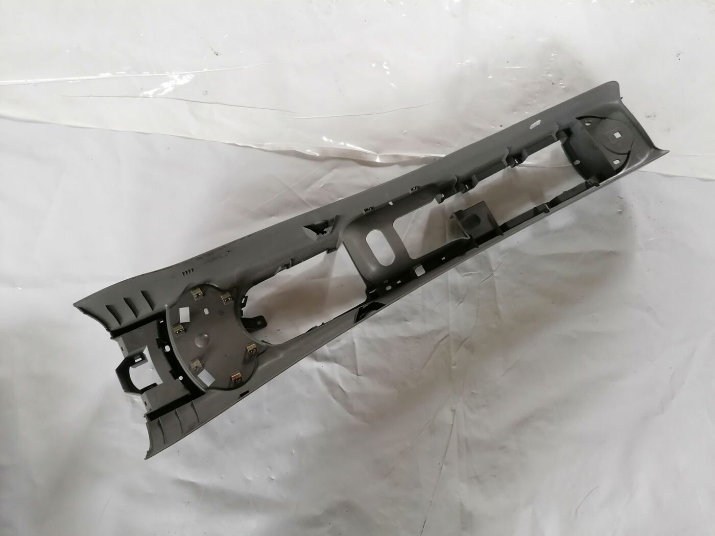 Centrālās konsoles apdares lielākā daļa priekš VW NEW BEETLE 2001 8 Centrālās konsoles apdares lielākā daļa priekš VW NEW BEETLE 2001