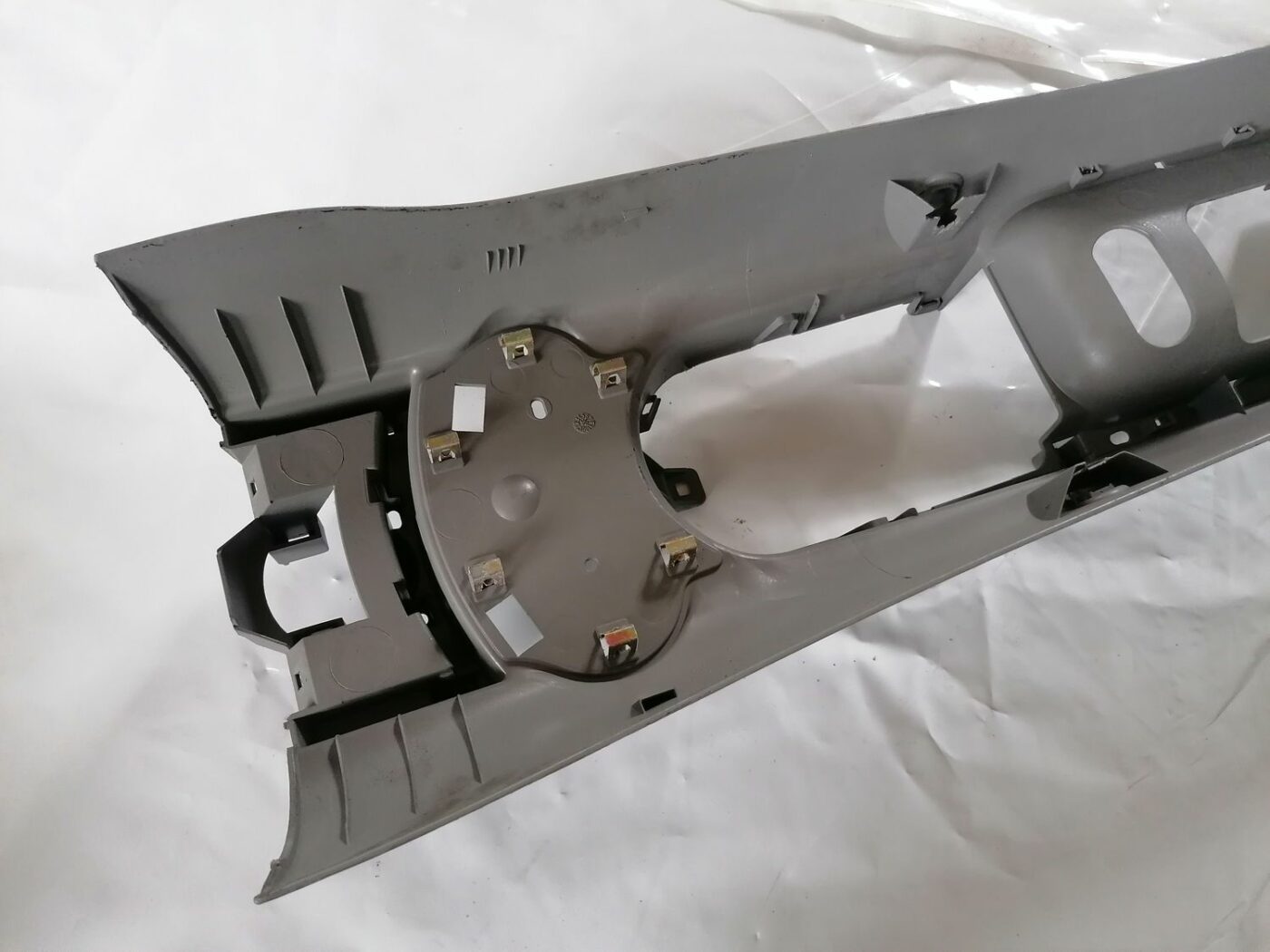 Centrālās konsoles apdares lielākā daļa priekš VW NEW BEETLE 2001 7 Centrālās konsoles apdares lielākā daļa priekš VW NEW BEETLE 2001