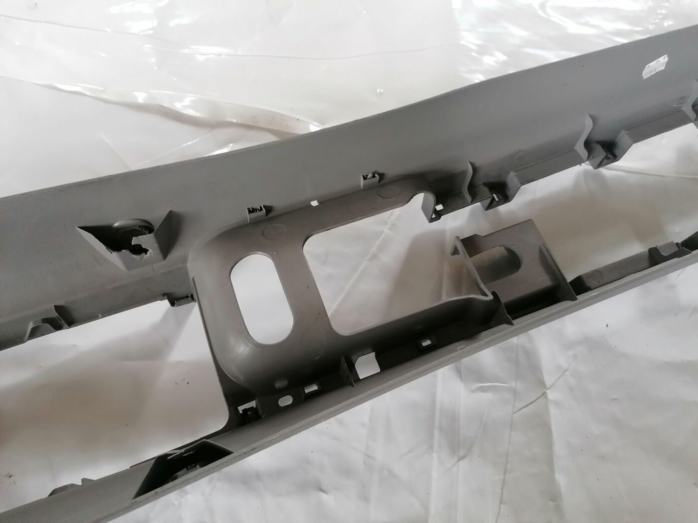 Centrālās konsoles apdares lielākā daļa priekš VW NEW BEETLE 2001 6 Centrālās konsoles apdares lielākā daļa priekš VW NEW BEETLE 2001