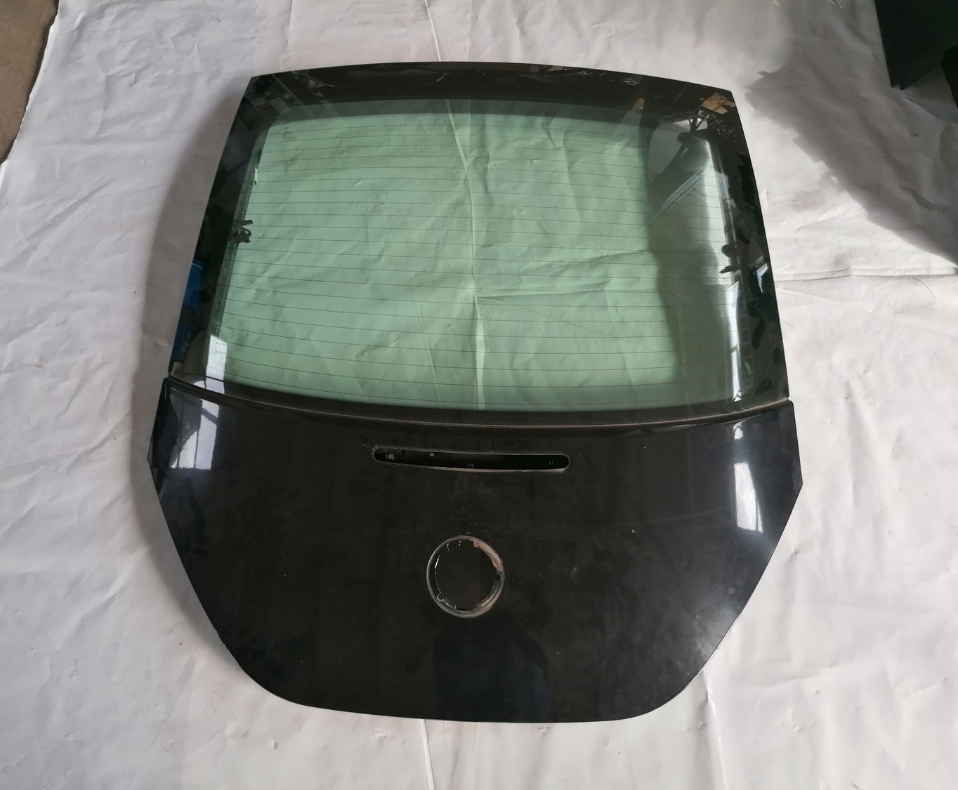 Bagāžnieka vāks priekš VW NEW BEETLE 2001 1 Bagāžnieka vāks priekš VW NEW BEETLE 2001