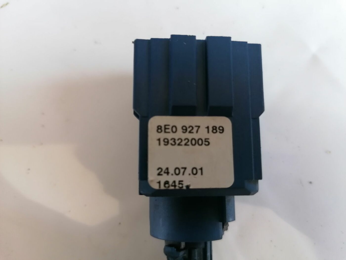 Bremžu signāla slēdzis priekš AUDI A4 2001 SEDAN 5 Bremžu signāla slēdzis priekš AUDI A4 2001 SEDAN