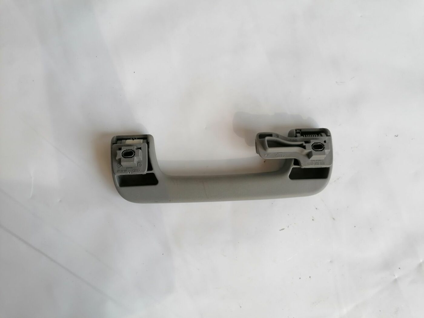 Salona rokturis griestos priekš AUDI A4 2001 SEDAN 2 Salona rokturis griestos priekš AUDI A4 2001 SEDAN