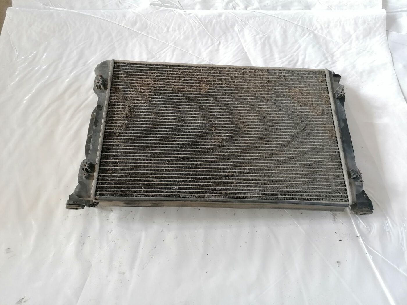 Dzesēšanas radiators priekš AUDI A4 2001 SEDAN 3 Dzesēšanas radiators priekš AUDI A4 2001 SEDAN