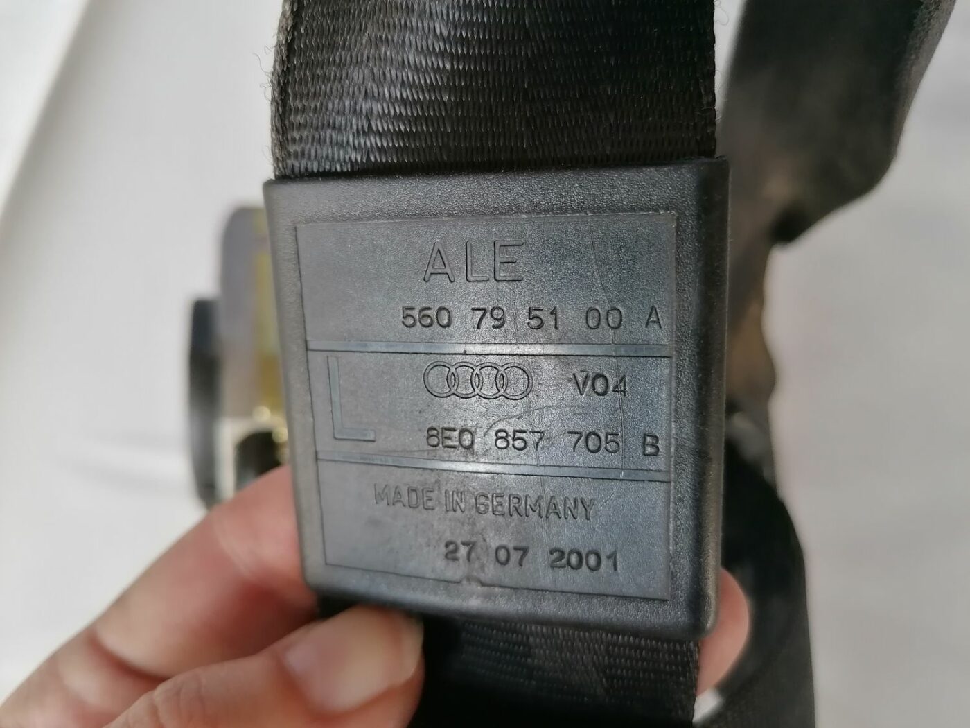 Priekšējā kreisā drošības josta priekš AUDI A4 2001 SEDAN 5 Priekšējā kreisā drošības josta priekš AUDI A4 2001 SEDAN