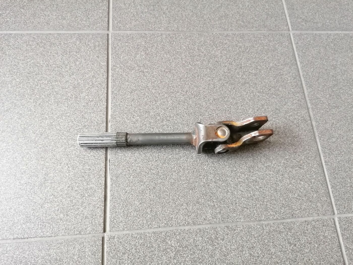 Stūres statnes kardāns priekš AUDI A4 1996