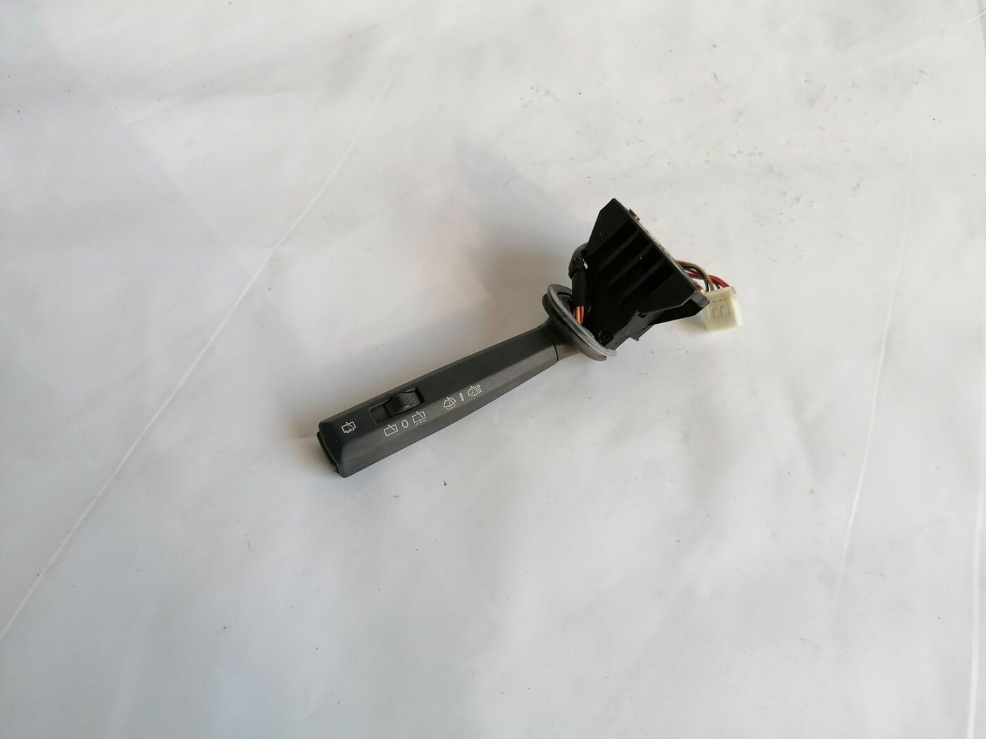 Stikla tīrītāja slēdzis priekš VOLVO V70 2000 1 Stikla tīrītāja slēdzis priekš VOLVO V70 2000