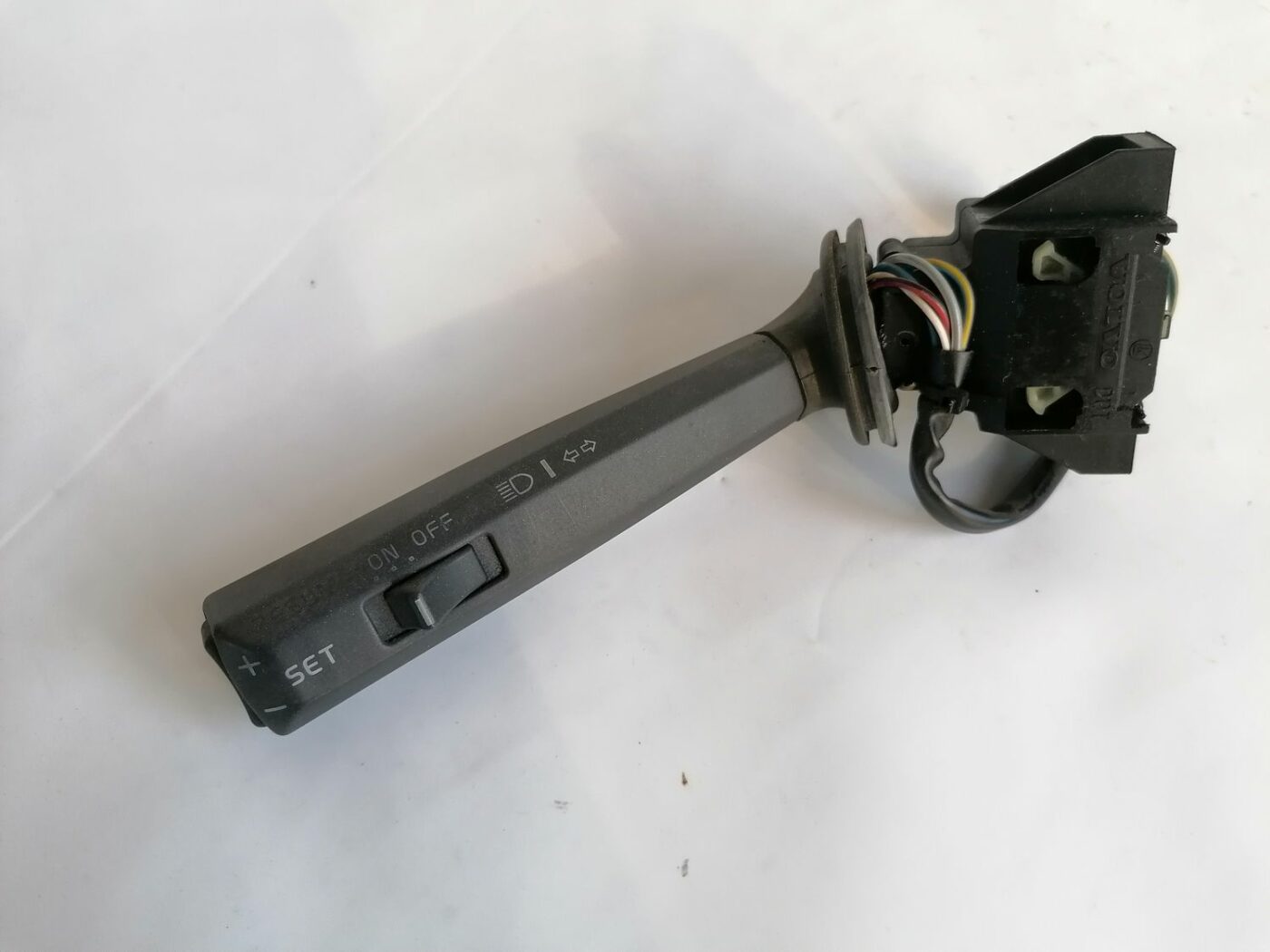 Pagrieziena rādītāju slēdzis priekš VOLVO V70 2000