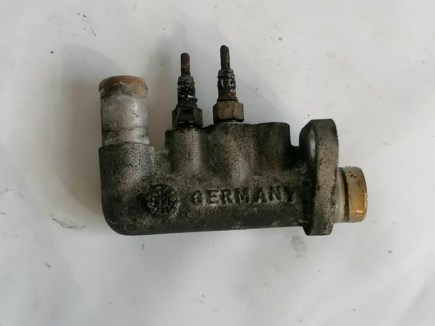 Dzesēšanas šķidruma sildīšanas bloks priekš VOLVO V70 2000 3 Dzesēšanas šķidruma sildīšanas bloks priekš VOLVO V70 2000