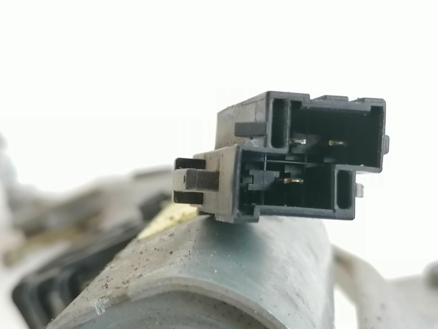 Aizmugurējā stikla tīrītāja motors priekš VOLVO V70 2000 4 Aizmugurējā stikla tīrītāja motors priekš VOLVO V70 2000