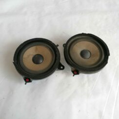 Durvju skaļrunis, apakšā priekš VOLVO V70 2000