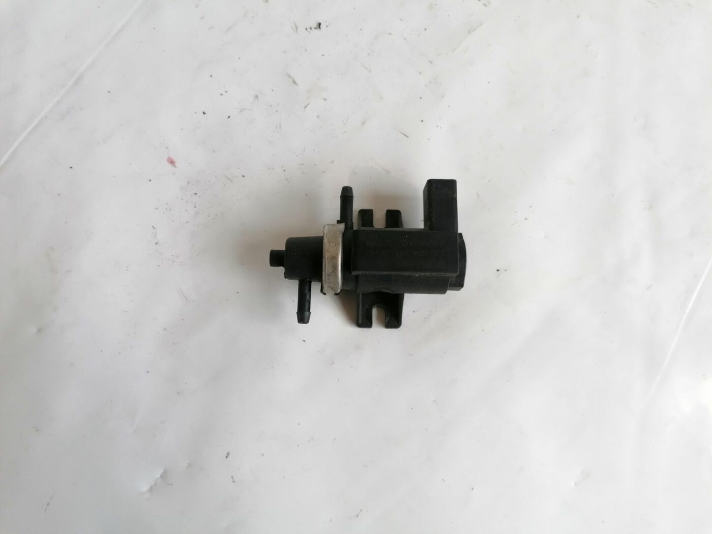 Solenoīda vakuuma vārsts priekš VOLVO V70 2000 1 Solenoīda vakuuma vārsts priekš VOLVO V70 2000