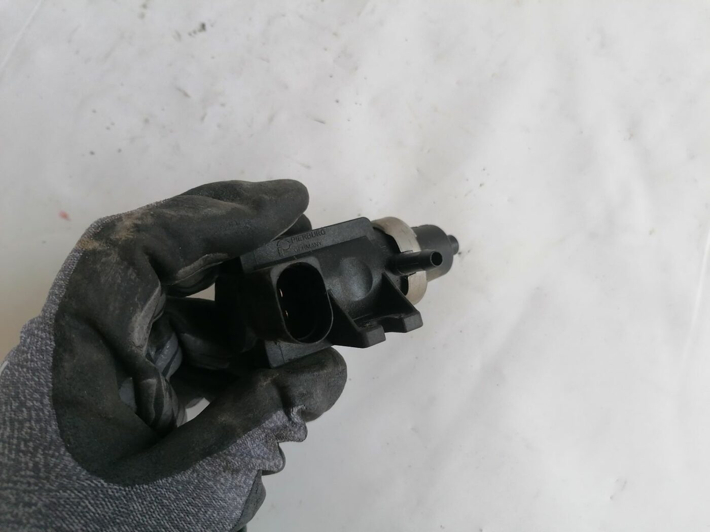 Solenoīda vakuuma vārsts priekš VOLVO V70 2000 4 Solenoīda vakuuma vārsts priekš VOLVO V70 2000