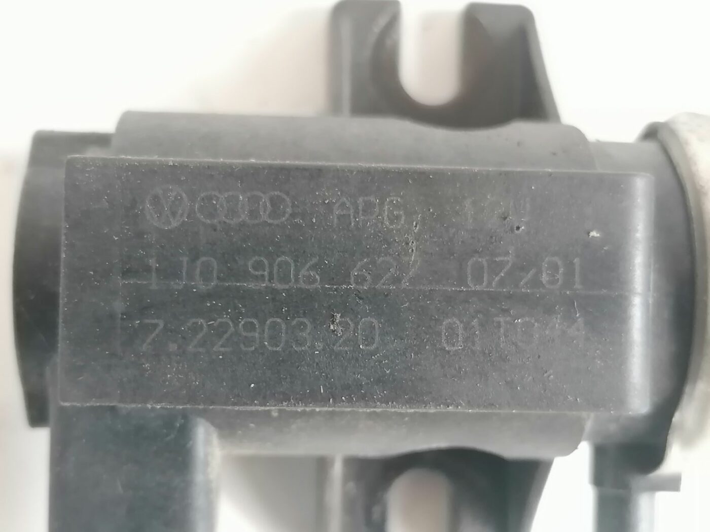 Solenoīda vakuuma vārsts priekš VOLVO V70 2000 3 Solenoīda vakuuma vārsts priekš VOLVO V70 2000