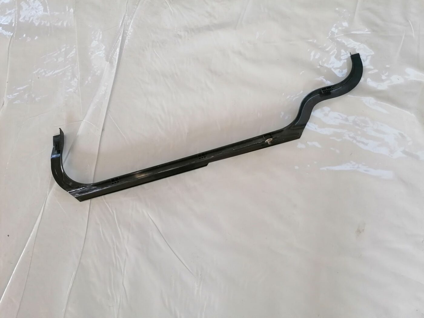 Sliekšņa priekšēja kreisa uzlika (salonā) priekš VOLVO V70 2000 2 Sliekšņa priekšēja kreisa uzlika (salonā) priekš VOLVO V70 2000