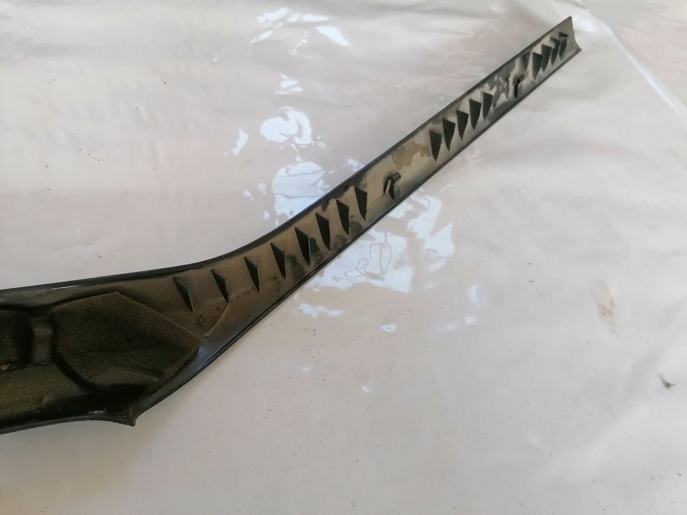 Priekšējas salona statnes apdare priekš VOLVO V70 2000 5 Priekšējas salona statnes apdare priekš VOLVO V70 2000