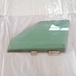 Priekšējo kreiso durvju stikls priekš VOLVO V70 2000