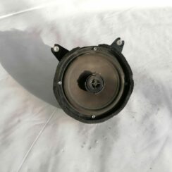 Durvju skaļrunis, apakšā priekš VOLVO V70 2000