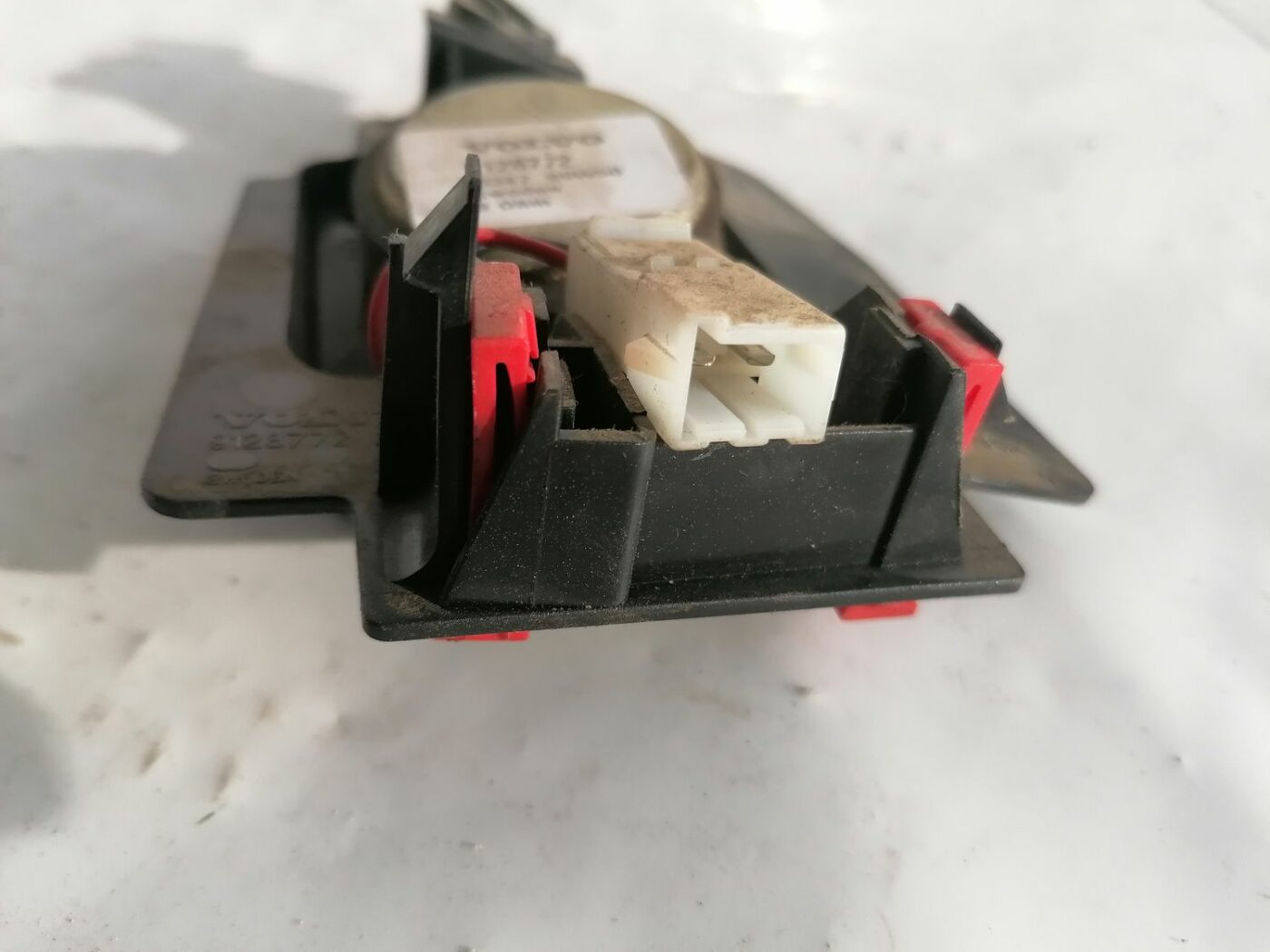 Durvju skaļrunis, augšā priekš VOLVO V70 2000