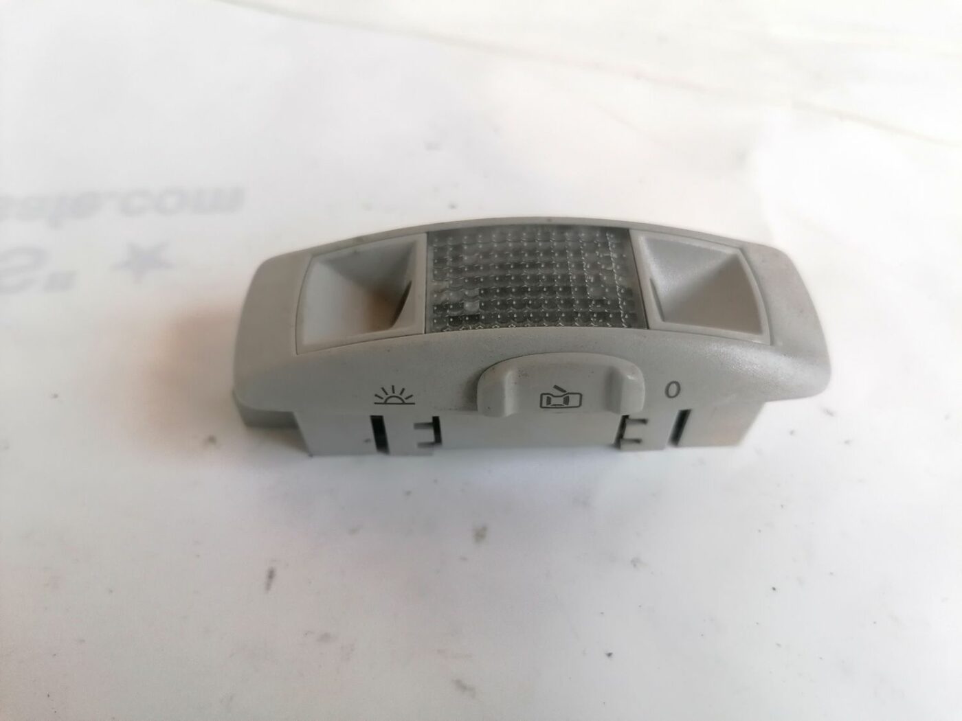 Aizmugurējo sēdvietu apgaismojums priekš VW PASSAT 2003 UNIVERSAL BLUE 2 Aizmugurējo sēdvietu apgaismojums priekš VW PASSAT 2003 UNIVERSAL BLUE