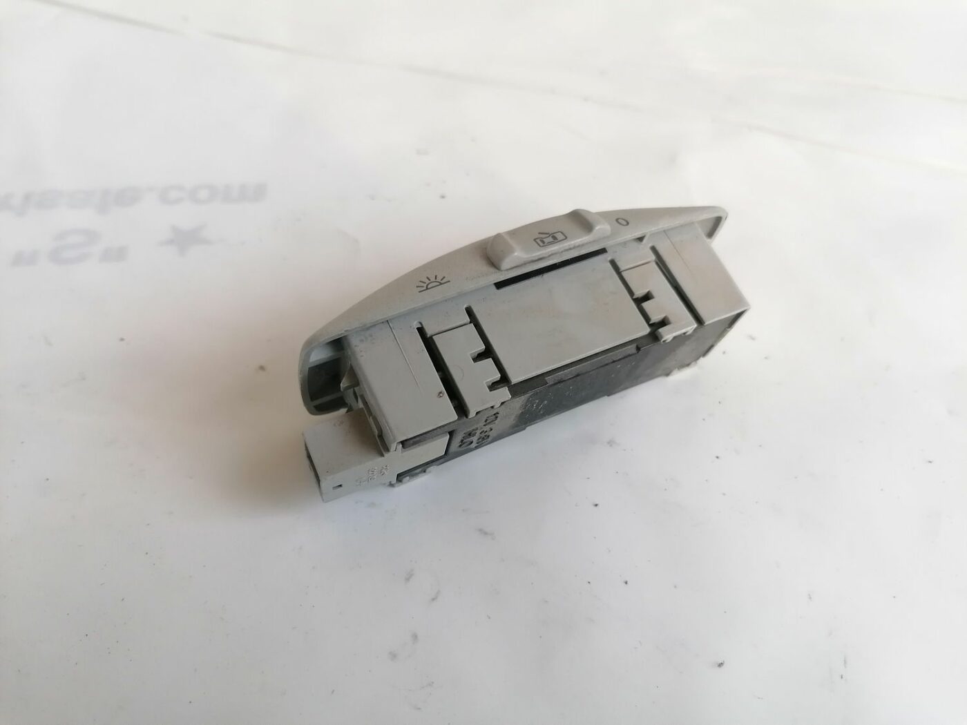 Aizmugurējo sēdvietu apgaismojums priekš VW PASSAT 2003 UNIVERSAL BLUE 6 Aizmugurējo sēdvietu apgaismojums priekš VW PASSAT 2003 UNIVERSAL BLUE