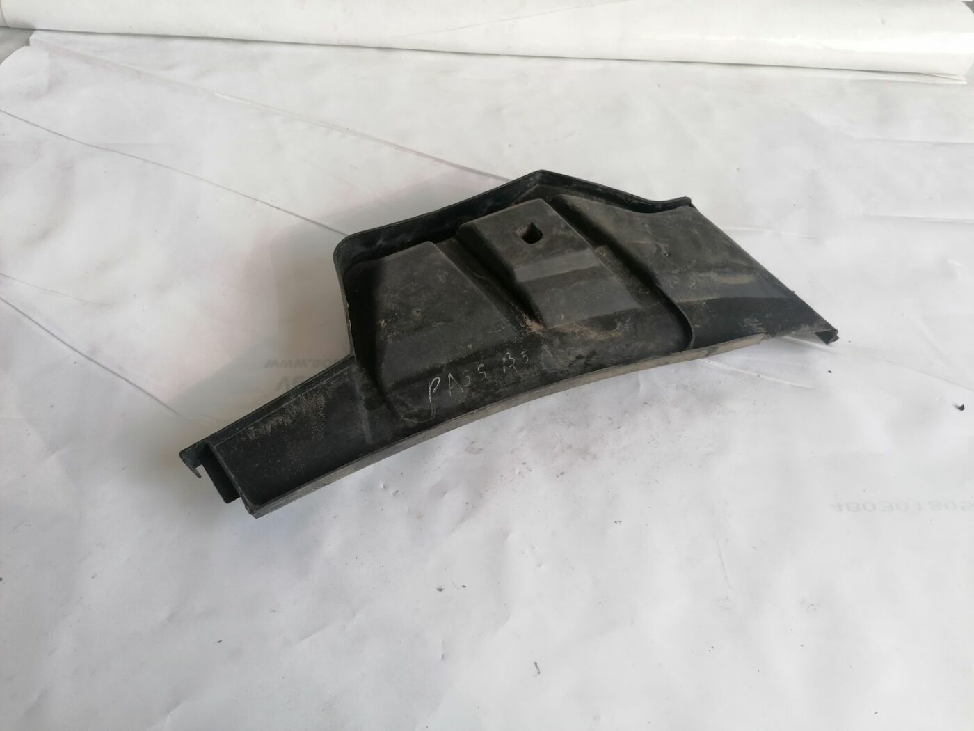 Vējstikla uzlika (deflektors) priekš VW PASSAT 2003 UNIVERSAL BLUE