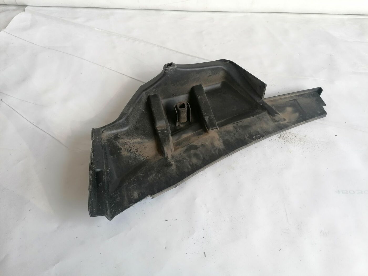 Vējstikla uzlika (deflektors) priekš VW PASSAT 2003 UNIVERSAL BLUE