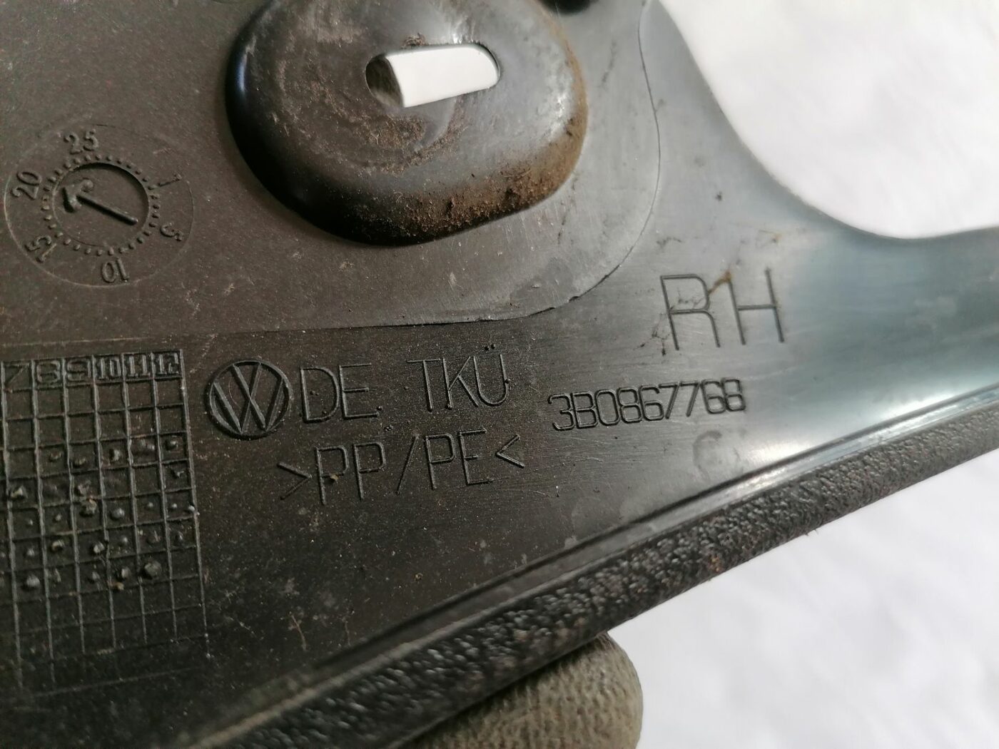 Sliekšņa aizmugurēja laba uzlika (salonā) priekš VW PASSAT 2003 UNIVERSAL BLUE