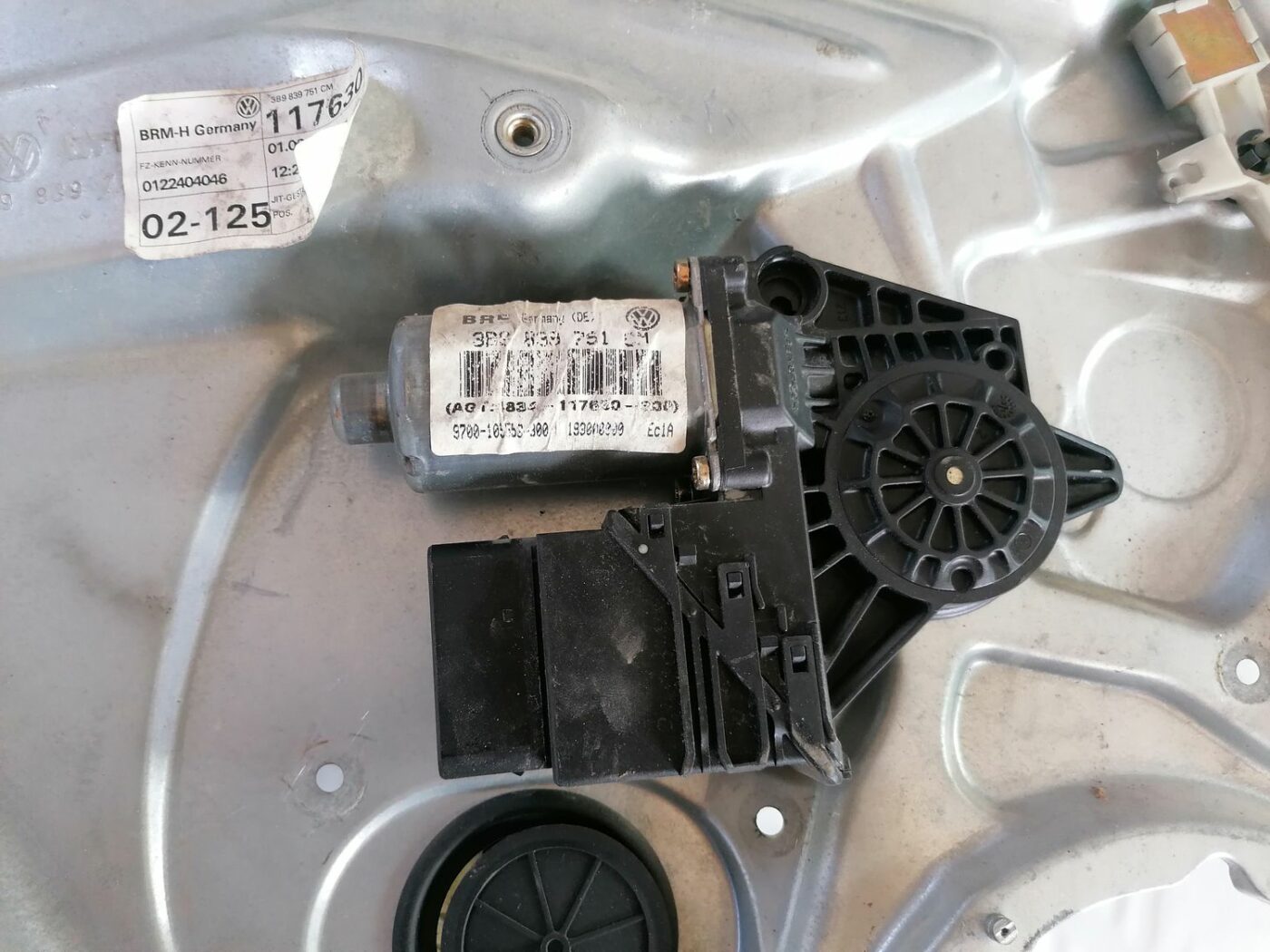 Stikla pacelšanas mehānisma panele priekš VW PASSAT 2003 UNIVERSAL BLUE