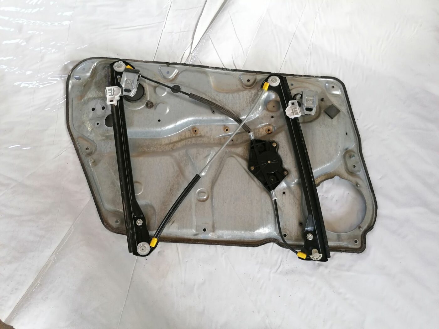 Stikla pacelšanas mehānisma panele priekš VW PASSAT 2003 UNIVERSAL BLUE 3 Stikla pacelšanas mehānisma panele priekš VW PASSAT 2003 UNIVERSAL BLUE